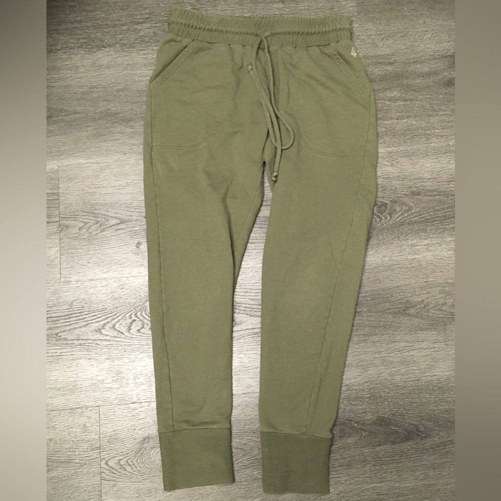 Free People Movement Size Medium Pull on Jogger Pants Olive Green Athleisure